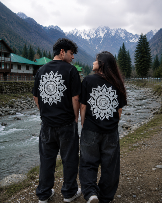 Daira — Unisex Oversized T-Shirt